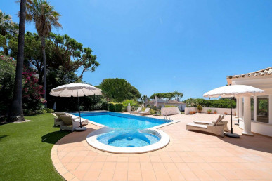 Elevated Family Villa in the Heart of Vale do Lobo, Property for sale in Almancil, Loulé, PP176473