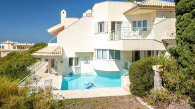 At the Water’s Edge: A Private Oceanfront Villa in Albufeira, Property for sale in Albufeira, Faro, PP176494
