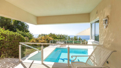 At the Water’s Edge: A Private Oceanfront Villa in Albufeira, Property for sale in Albufeira, Faro, PP176494
