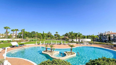 Two-bedroom apartment with 61 m² private terrace  in Vilamoura, Property for sale in Vilamoura, Albufeira, PP176495