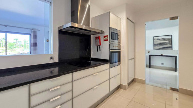Two-bedroom apartment with 61 m² private terrace  in Vilamoura, Property for sale in Vilamoura, Albufeira, PP176495