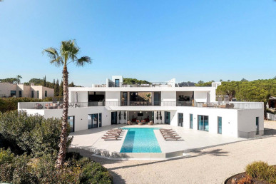 An Architectural Landmark on the Ria Formosa, Property for sale in Almancil, Loulé, PP176500