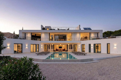 An Architectural Landmark on the Ria Formosa, Property for sale in Almancil, Loulé, PP176500