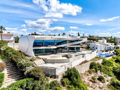 Sculpted by Water: An Architectural Residence by Mário da Luz, Property for sale in Albufeira, Faro, PP176501