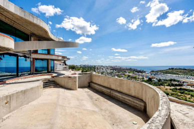 Sculpted by Water: An Architectural Residence by Mário da Luz, Property for sale in Albufeira, Faro, PP176501