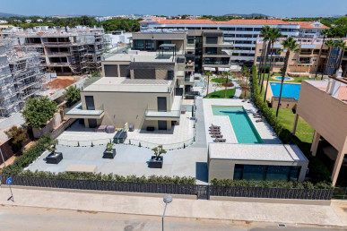 Exceptional Four-Suite Penthouse with 320 m² Terrace, Private Pool & Sea Views, Property for sale in Vilamoura, Albufeira, PP176508
