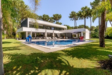 4 bedroom Property in Almada, Property for sale in Charneca de Caparica e Sobreda, Almada, JL-99869