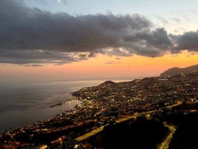 STUNNING 5-BEDROOM VILLA WITH PANORAMIC FUNCHAL & OCEAN VIEWS, Property for sale in PP176565