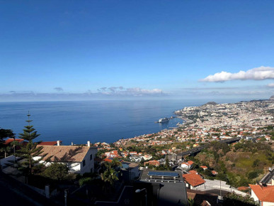 STUNNING 5-BEDROOM VILLA WITH PANORAMIC FUNCHAL & OCEAN VIEWS, Property for sale in PP176565