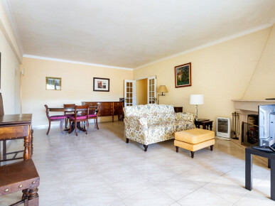 2 bedroom Property in Cascais, Property for sale in JL-98704