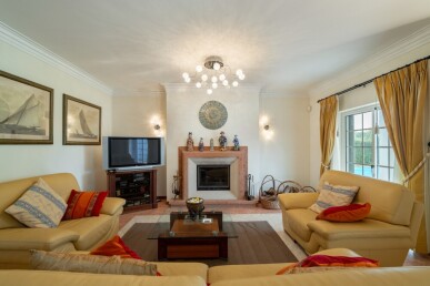 6 bedroom Property in Palmela, Property for sale in JL-100215