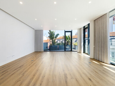 3 bedroom Property in Lisbon, Property for sale in JL-100279