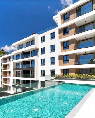 Modern 2-Bed Apartment with Pool and Active AL Licence, Walking Distance to Funchal Centre, Property for sale in PP176664