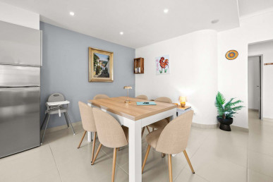 Modern 2-Bed Coastal Haven with Sea Views, Pool Access & Unbeatable Walkability to the Beach, Property for sale in Praia da Luz, Lagos, PP176635