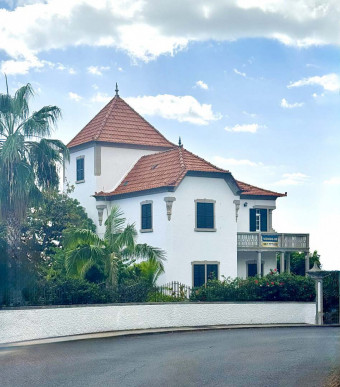 Timeless Madeira Villa with Panoramic Funchal Bay Views, Property for sale in Funchal, Madeira, PP176586