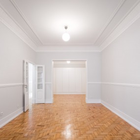 Av. Ramalho Ortigão 33, Property for sale in Avenidas Novas, Lisbon, PW75